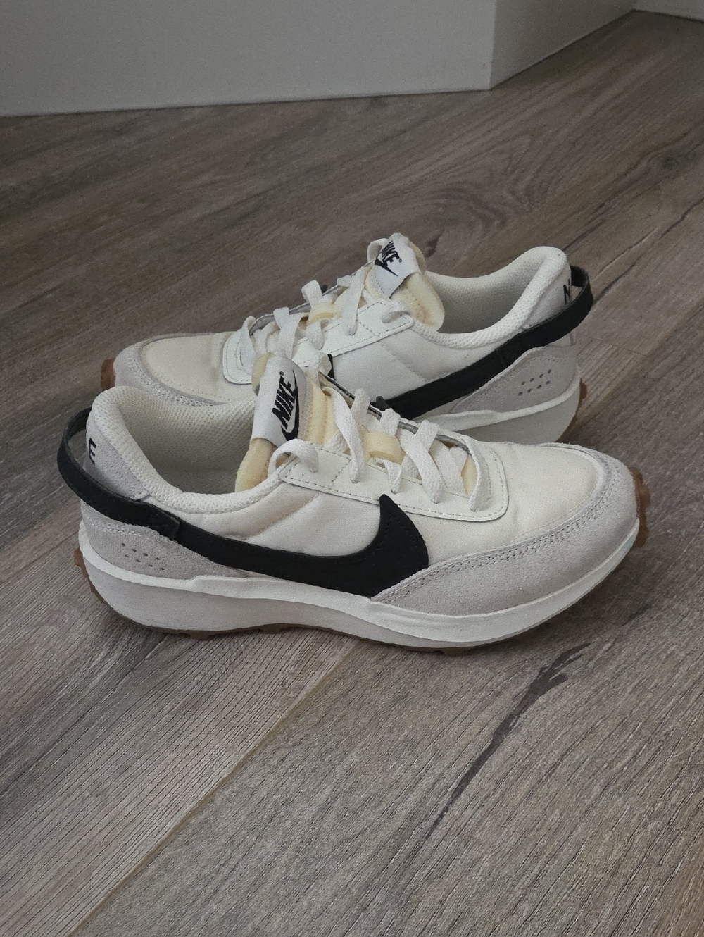Nike Waffle Debut Womens Sneakers Wht/Blk/Gum
